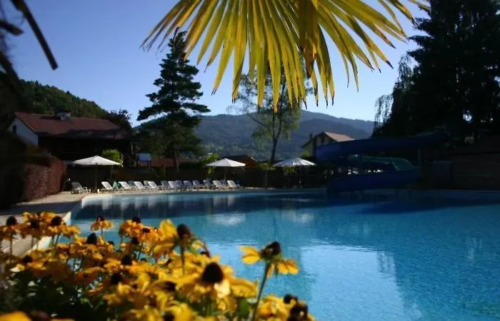 9 Personnes, Piscine, Terrasse Campeggio *